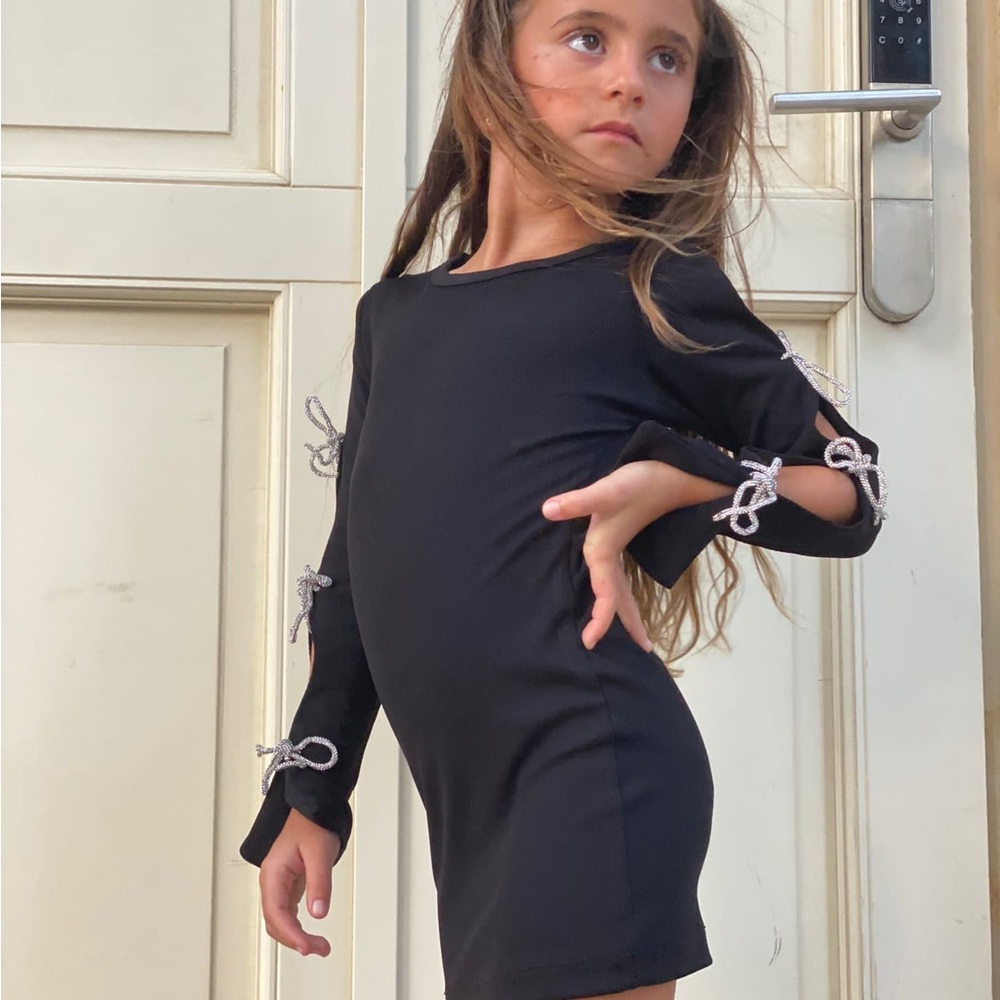 Girls dress size 2-16 white and black